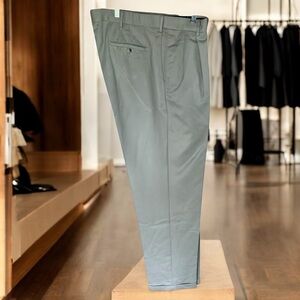 Roundtree & Yorke Gray Dress Pants Elegant Style